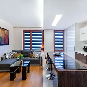 clicktheflat-luxury-apartment-in-warsaw.warsawhotelspoland.com/